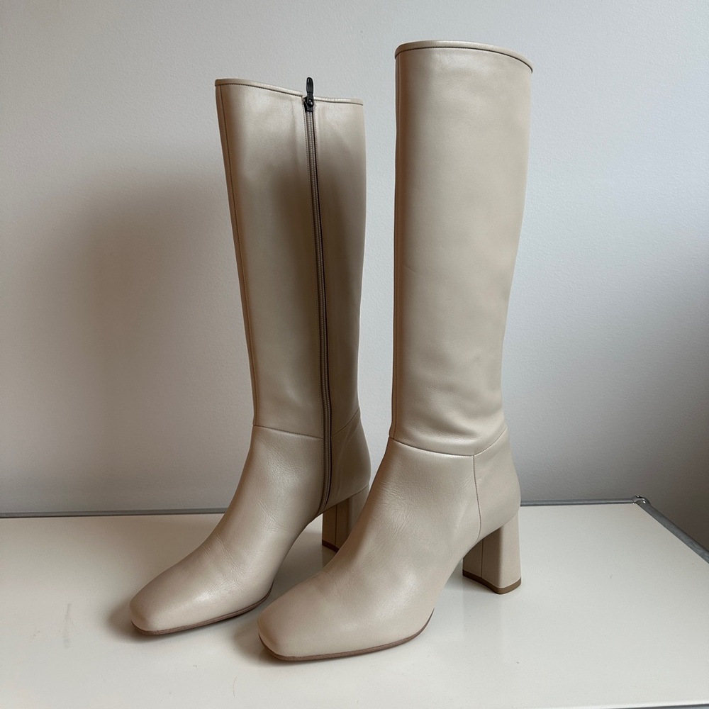 BRAND NEW Elegant Cream Knee-High Women's Boots size 7